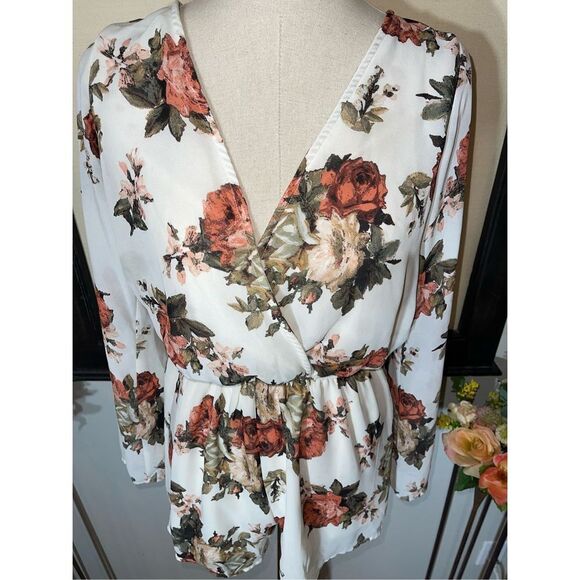 Dainty Hooligan Romper - Size Small - Picture 4 of 7